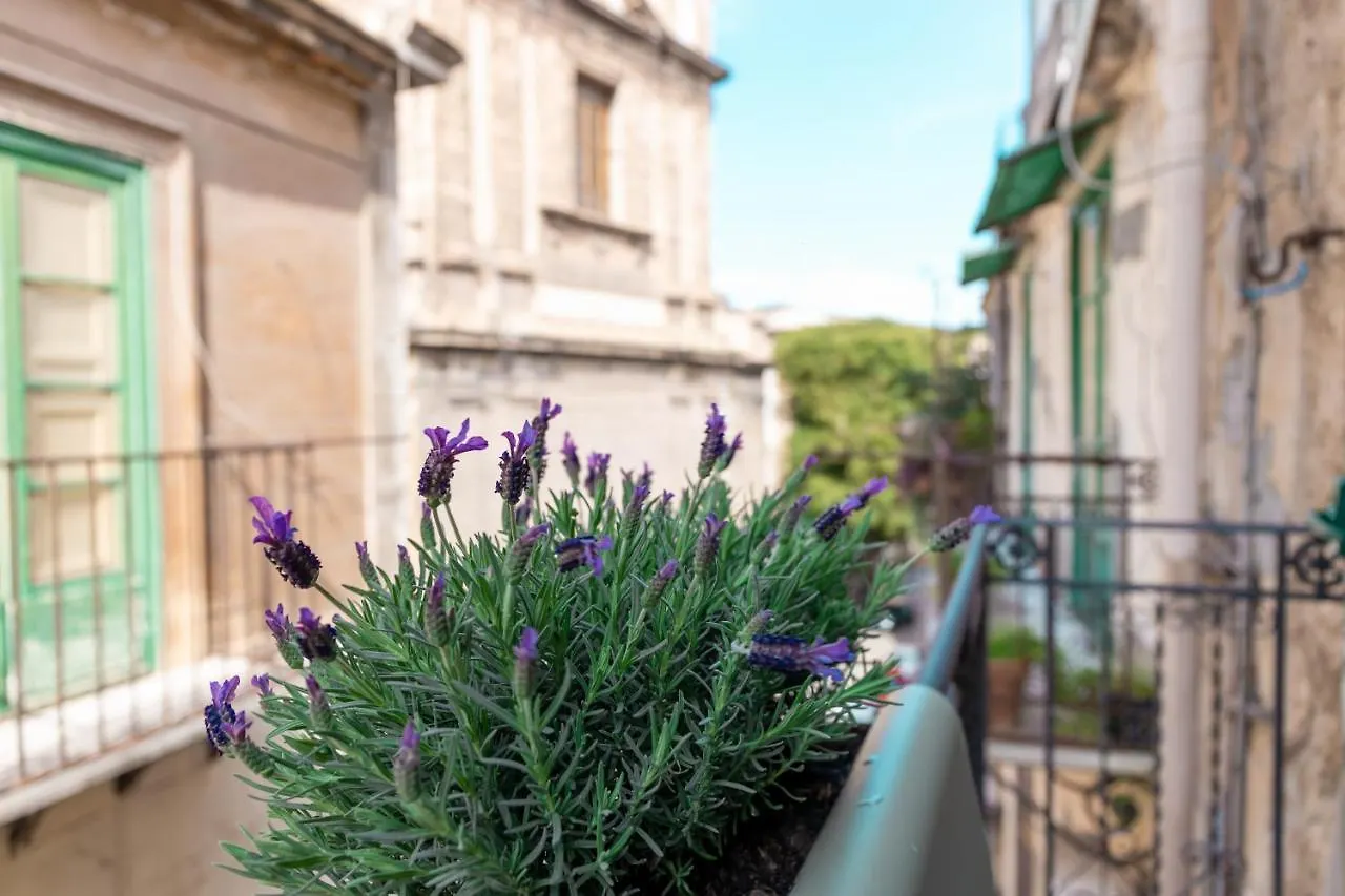 Apartment Nicolhouse - Appartamento Nel Centro Storico Di Palermo Italy